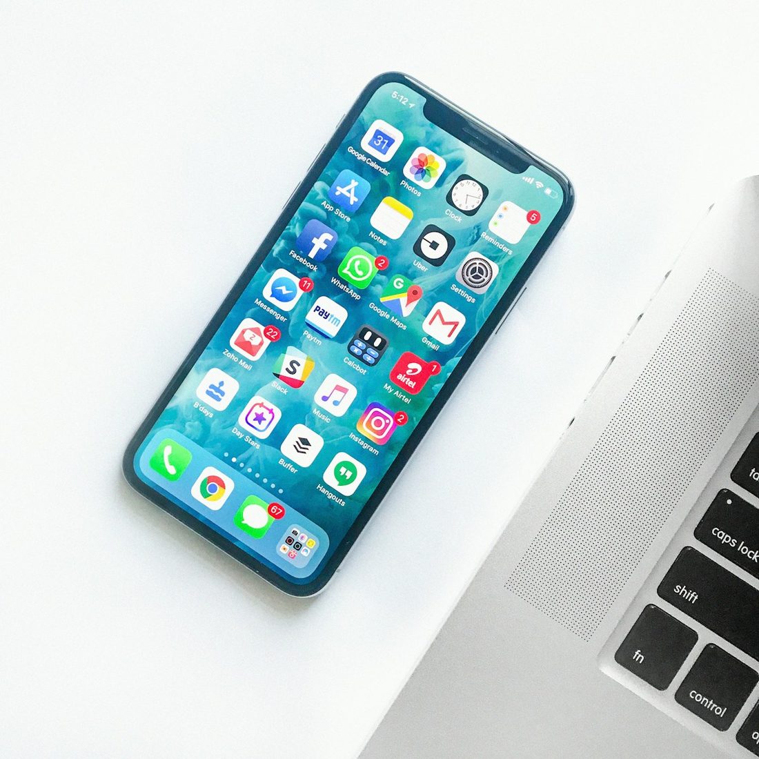 三亿体育 APP 赛程与赛事列表界面示意